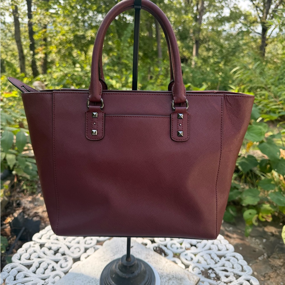 🍷✨ MICHAEL Michael Kors Burgundy Studded Leather Tote 👜 - Picture 5 of 12